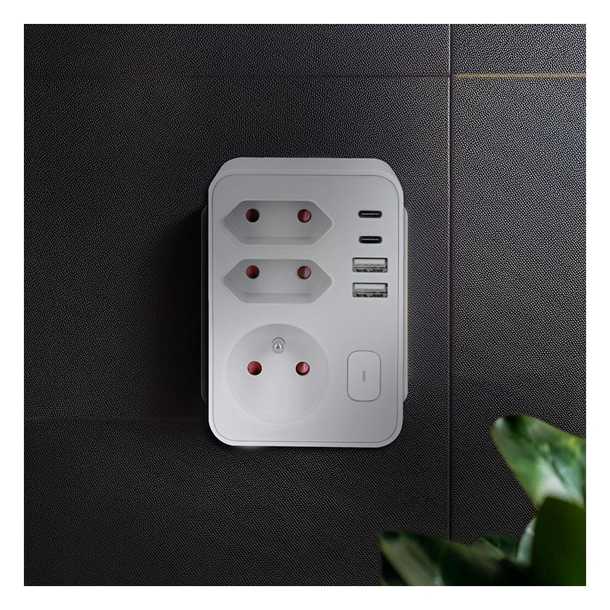 Multipresa 1x16 A + 2x 2,5 A con 2 porte USB (A e C) per la ricarica, bianca