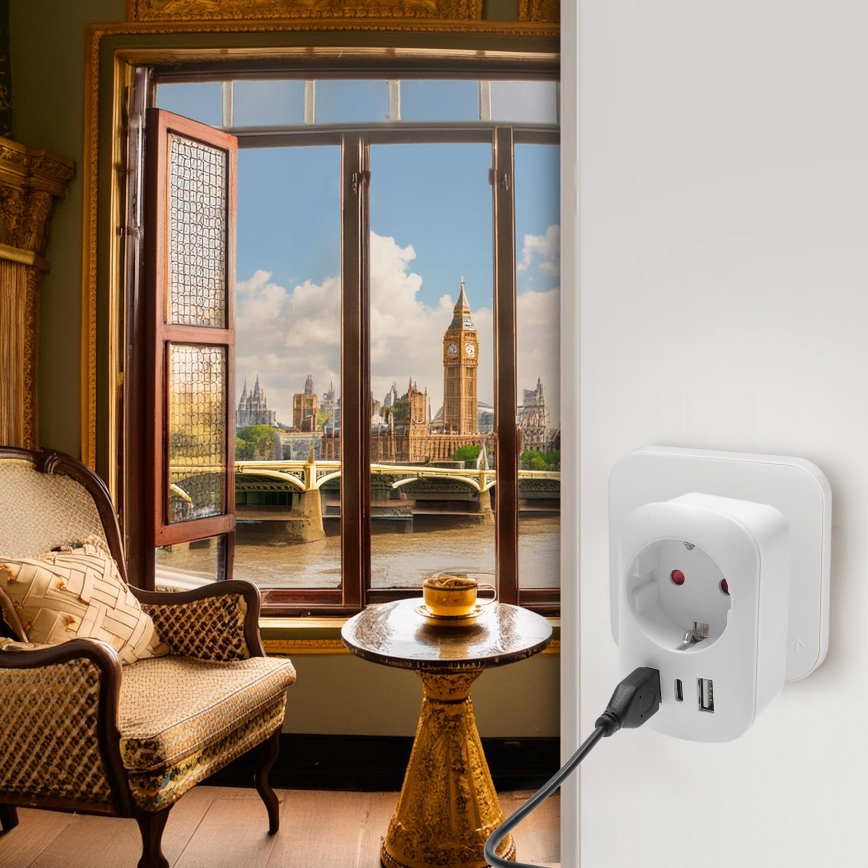 Adattatore da viaggio per il Regno Unito 230V, 2x USB-A + 1x USB-C