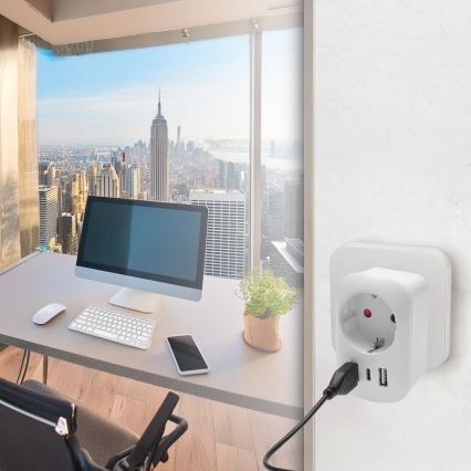 Adattatore da viaggio per gli USA 230V con 2 porte USB-A e 1 porta USB-C
