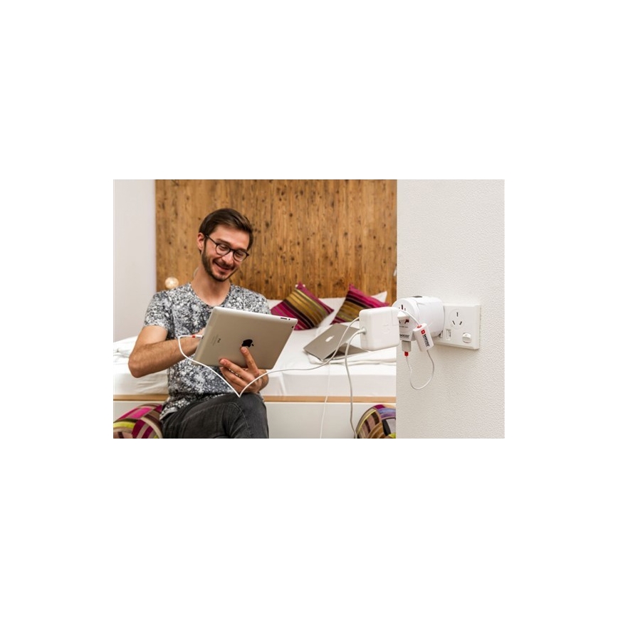 Adattatore da viaggio universale per tutto il mondo 230V + porta USB