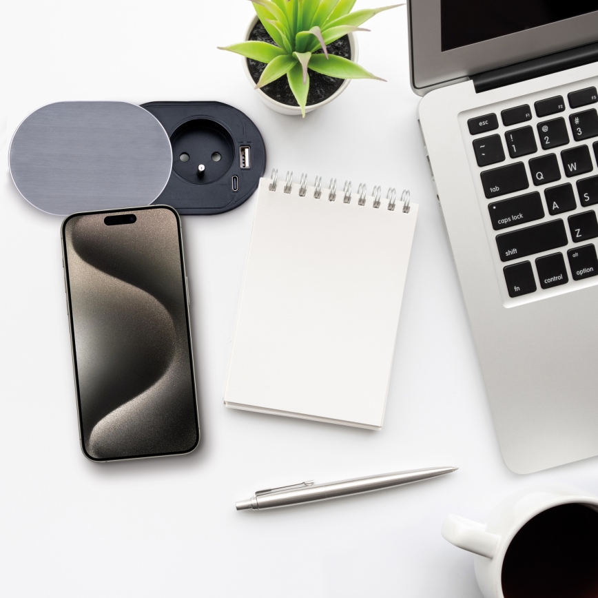 Integrato presa 1Z + USB A+C