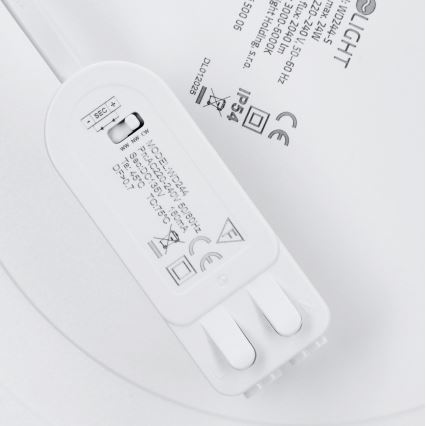 Plafoniera/pannello LED 2-in-1 a superficie/da incasso 24W/230V 3000/4000/6000K Ø 30 cm IP54 argento
