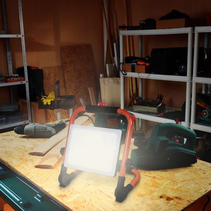 Proiettore LED con stativo LED/100W/230V 4000K IP65