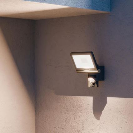 Steinel 092603 - Proiettore LED con sensore e telecamera LED/21W/230V IP44