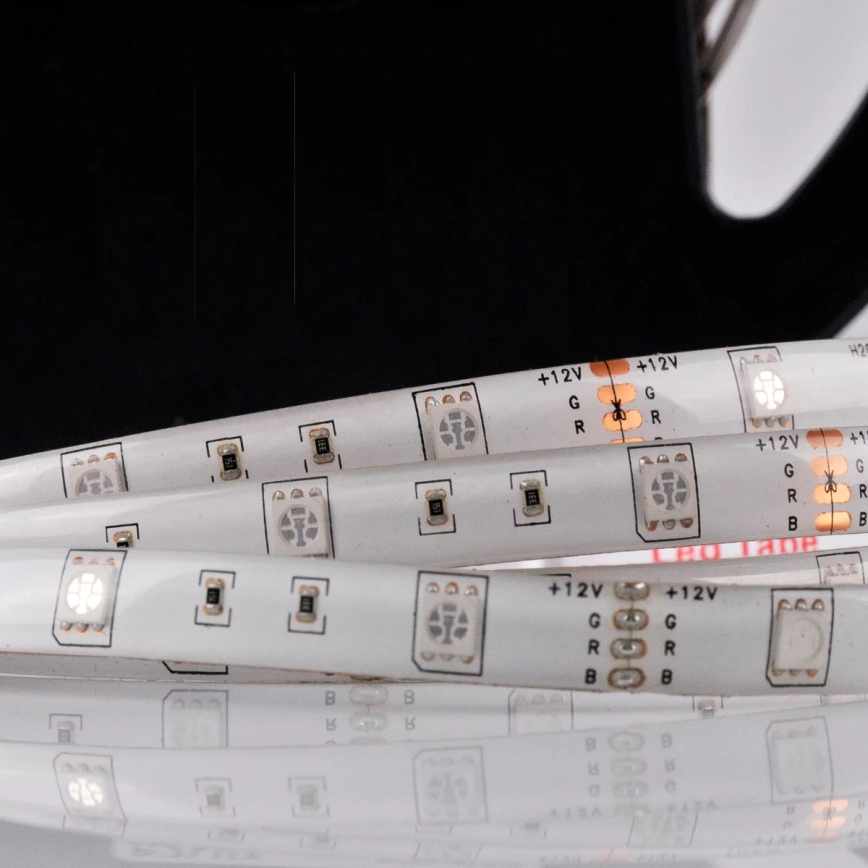 Striscia LED RGB dimmerabile da esterno 5m LED/14W/12V IP65 + T