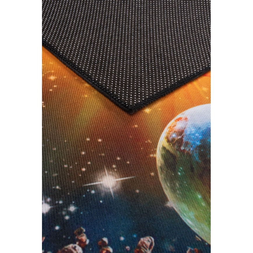 Tappeto antiscivolo per bambini PRINT 3D 120x160 cm pianeti/multicolore