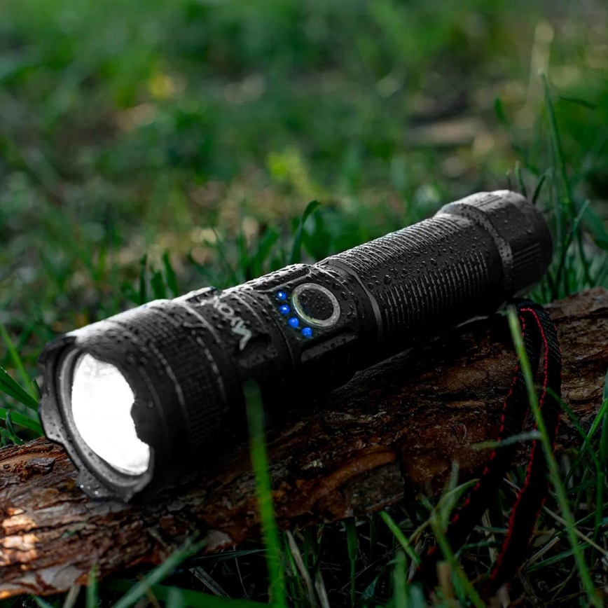 Torcia ricaricabile dimmerabile a LED con funzione power bank LED/10W/5V IPX4 600 lm 2000 mAh