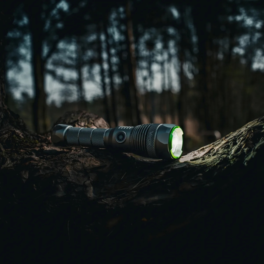 Torcia ricaricabile LED dimmerabile con funzione power bank LED/30W/5V IPX7 3000 lm 4000 mAh