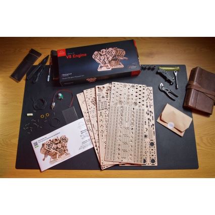 Ugears - Puzzle meccanico 3D in legno Motore V8