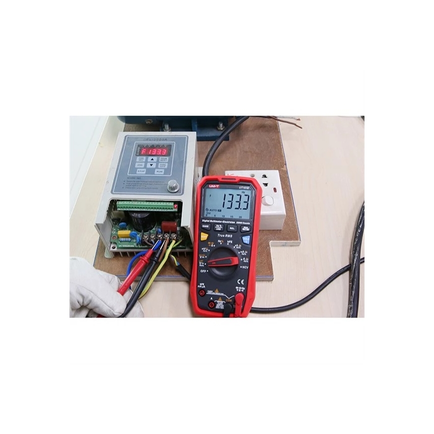 Uni-T UT161E - Multimetro 4xAA