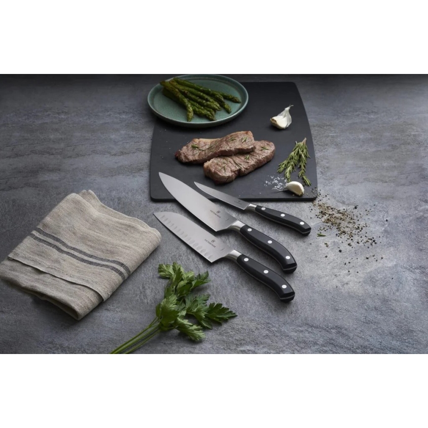 Victorinox - Coltello Santoku da cucina GRAND MAITRE 17 cm, nero