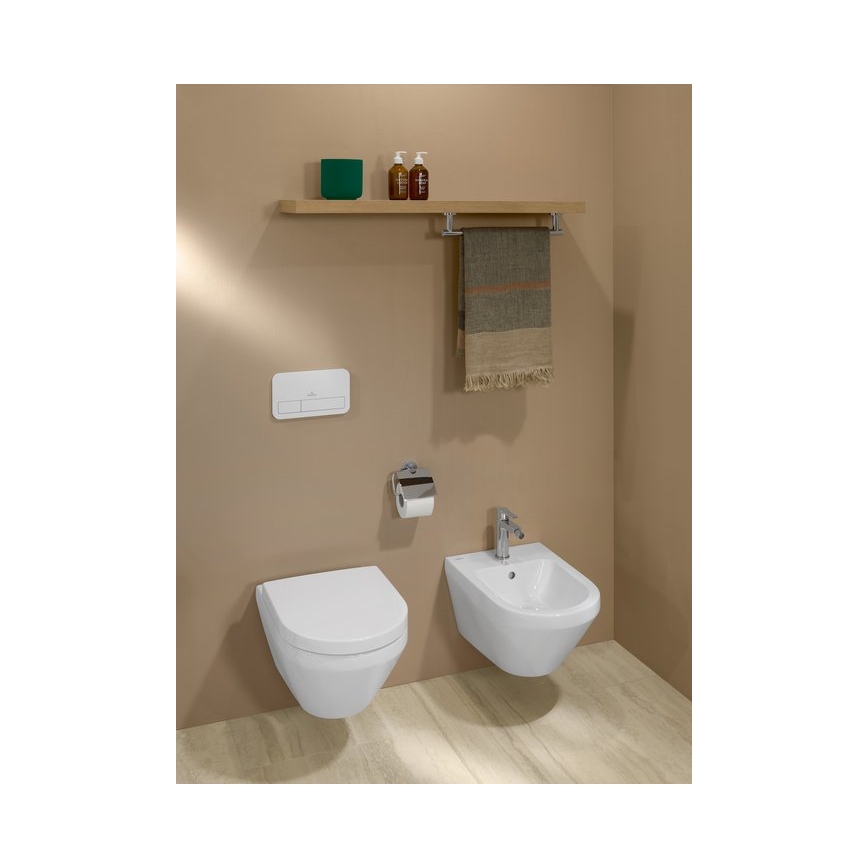 WC sospeso ARCHITECTURA + sedile WC SoftClose ARCHITECTURA + pulsante di scarico VICONNECT + modulo da incasso VICONNECT + guarnizione isolante VICONNECT