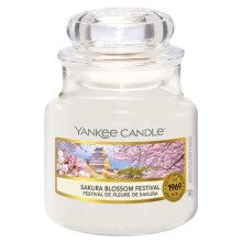 Yankee Candle - Candela profumata SAKURA FIORE FESTIVAL piccolo 104g 20-30 ore